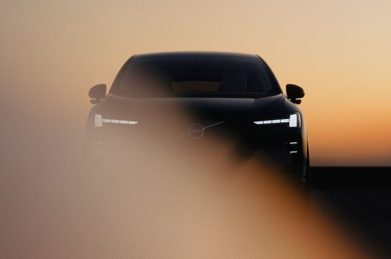 Новый кроссовер Volvo EX60 готовится к дебюту: свежие тизеры и подробности