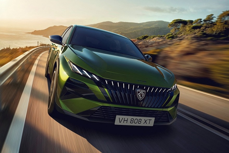 Обновлённый Peugeot 408 для Европы: эффектная оптика и более эффективная техника