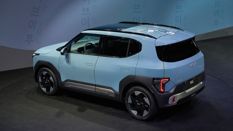 Рассекречен кроссовер Kia EV2: разный дизайн, две батареи и прописка в Европе