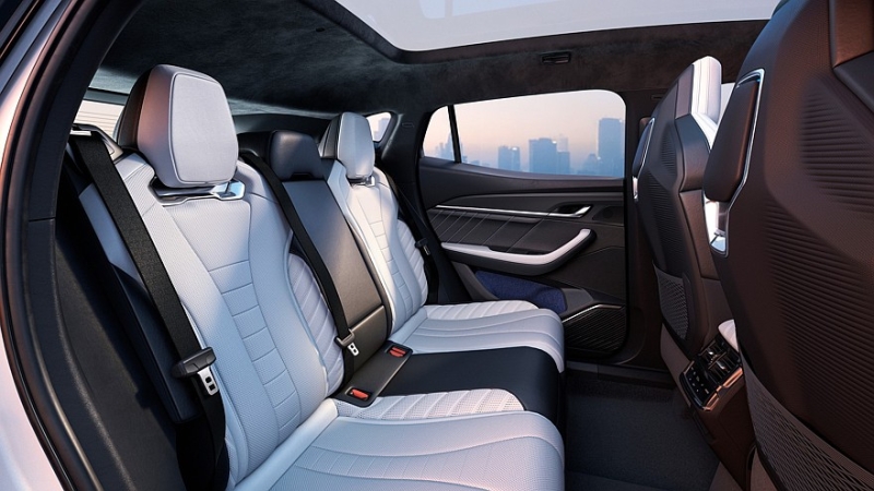 Renault Filante: новый флагманский гибридный кроссовер на платформе Geely и Volvo