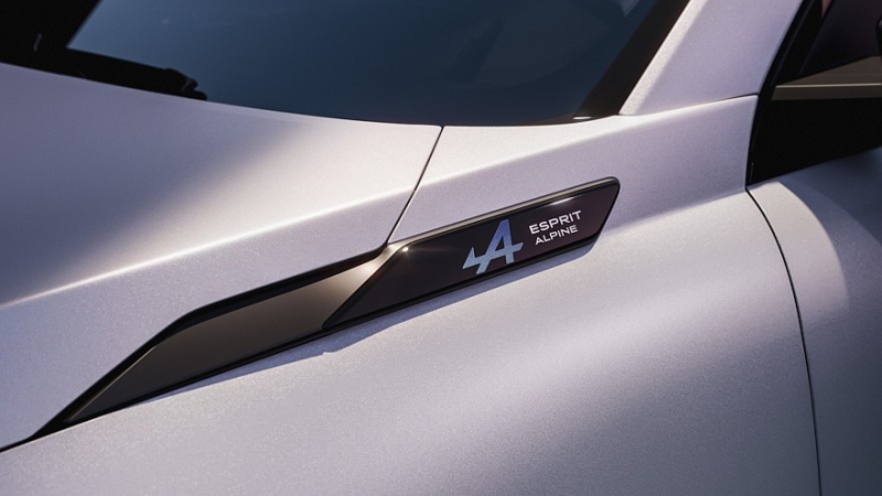 Renault Filante: новый флагманский гибридный кроссовер на платформе Geely и Volvo