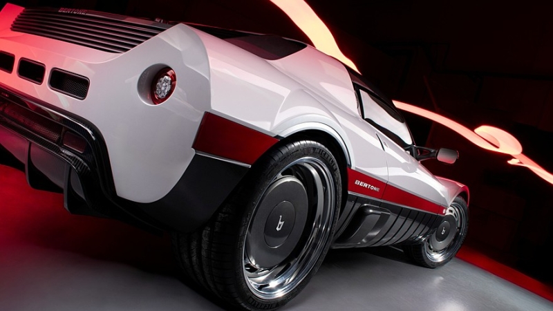 Спорткар Bertone Runabout показался в серийном виде: шасси Lotus и мотор Toyota
