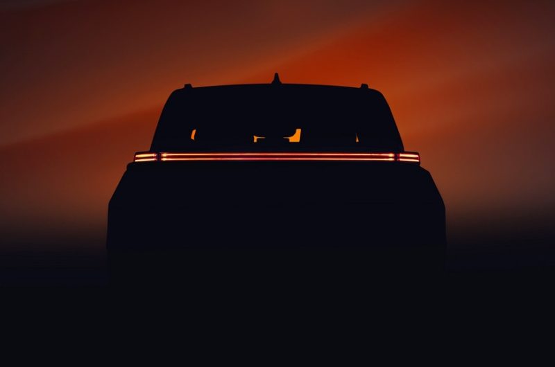 Toyota анонсировала новинку: не то кроссовер, не то пикап