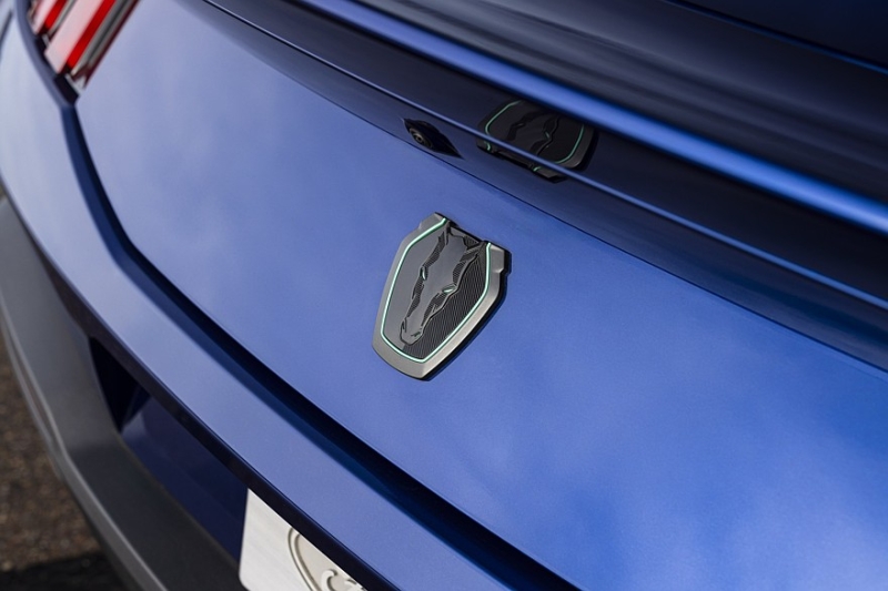 Вместо Shelby GT500: представлен Ford Mustang Dark Horse SC с компрессорным V8