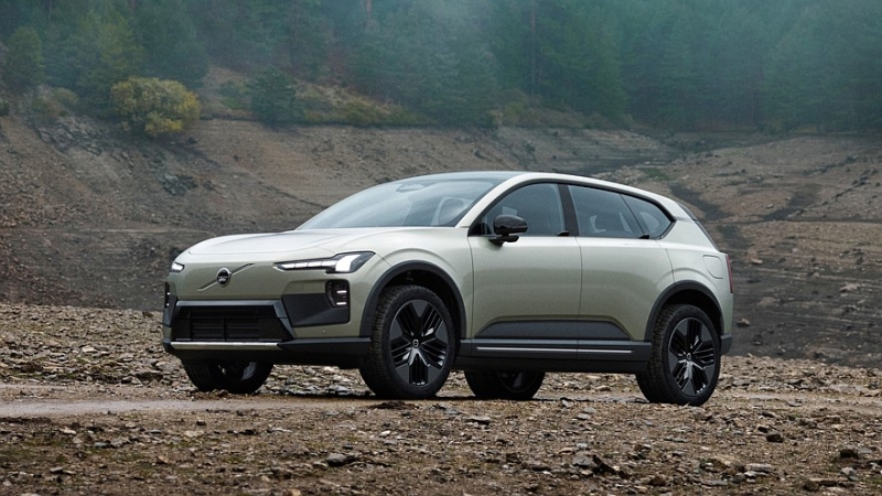 Volvo EX60: без дверных ручек, до 810 км на одной зарядке, сразу есть версия Cross Country