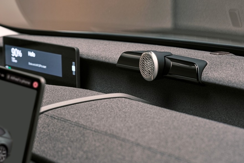 Volvo EX60: без дверных ручек, до 810 км на одной зарядке, сразу есть версия Cross Country