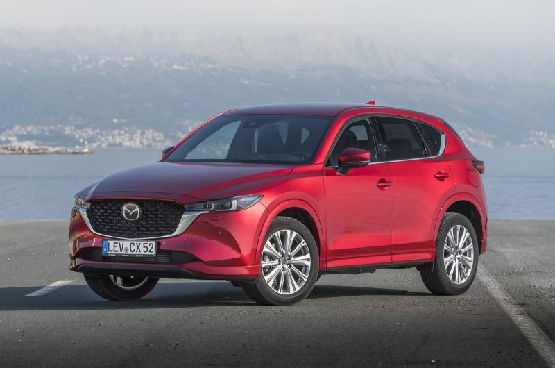Авторынок РФ в январе 2026 года: в первую десятку вернулся кроссовер Mazda CX-5