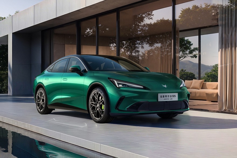 Большой седан Arcfox Alpha S5 от BAIC: рестайлинг и расширение гаммы
