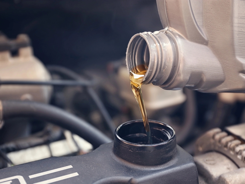 Эксперты рассказали, из чего состоит моторное масло
