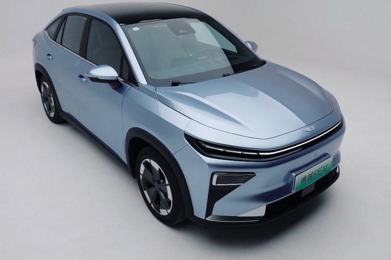 Geely готовится запустить в продажу купеобразный кроссовер Atlas REV