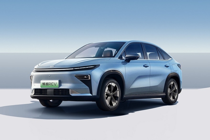 Geely готовится запустить в продажу купеобразный кроссовер Atlas REV