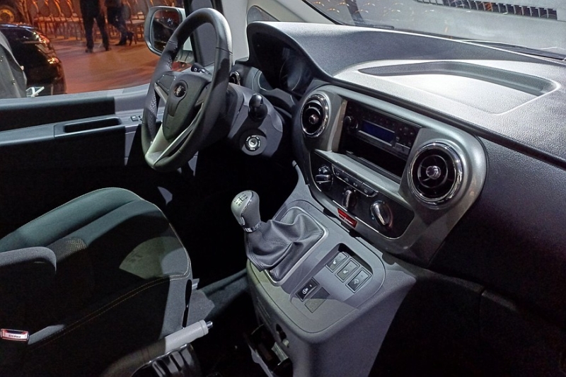 Минивэны Sollers SF1 начали выпускать по технологии полного цикла