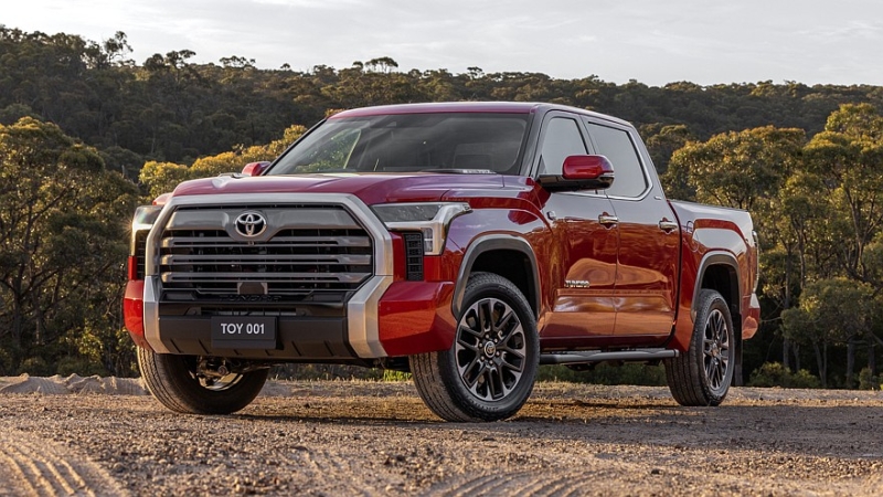 Тойоты в пути: Япония упростит правила ввоза автомобилей американского производства