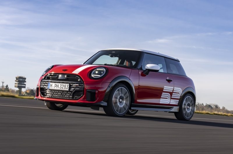 Трёхдверный хэтчбек Mini Cooper обзавёлся спецверсией 1965 Victory Edition