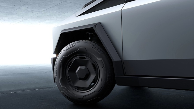 Вынужденная щедрость: дешёвый Tesla Cybertruck выходит на рынок с полным приводом