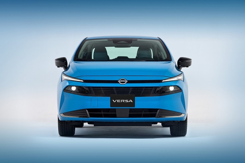 Бюджетный седан Nissan Versa, он же Almera и Sunny: новый имидж и старый мотор