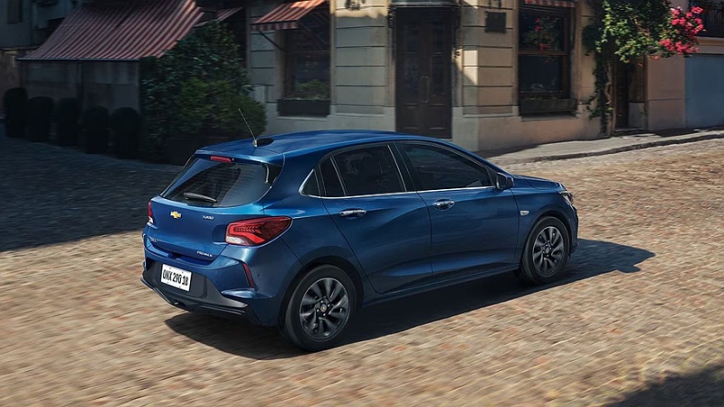 Chevrolet готовит хэтчбек Onix Activ: внешность раскрыта на первых эскизах