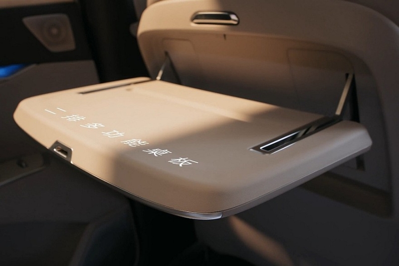 Кроссовер Buick Electra E7 показал свой интерьер в новом стиле