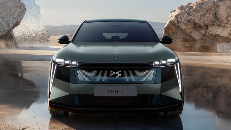 Кроссовер DS №7 пришёл на смену DS 7 и получил дизайн в актуальном фирменном стиле марки