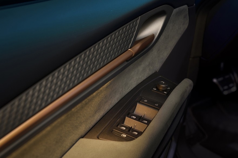 Обновлён хэтчбек Cupra Born: фирменный &laquo;нос&raquo;, физические кнопки на руле, больше запас хода