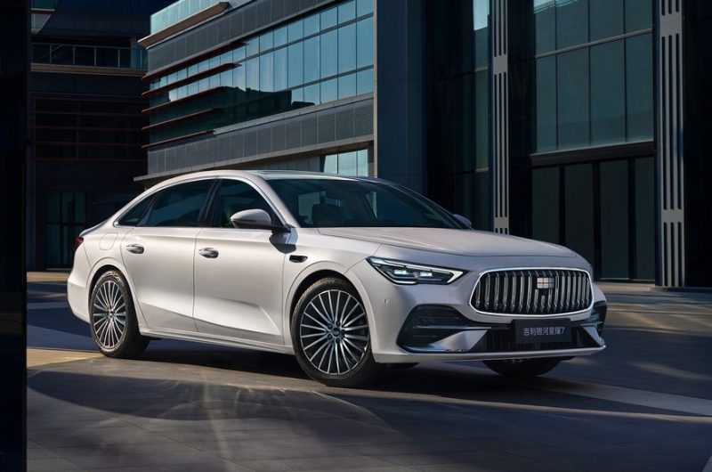 Полноприводный седан Geely Galaxy Starshine 7: новые фото и подробности