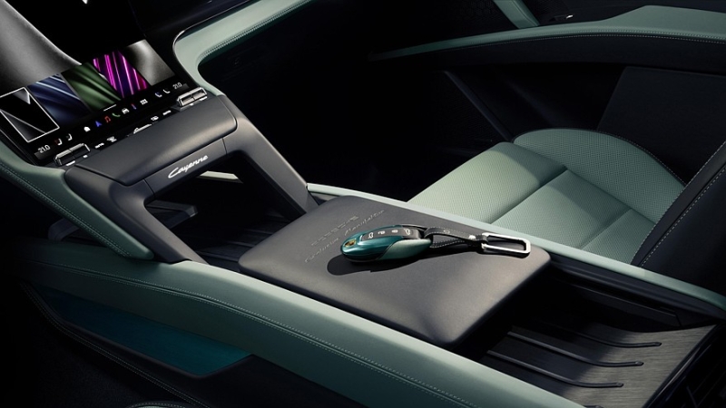 Пополнение в семействе: Porsche Cayenne S Electric расположился между базовой версией и Turbo