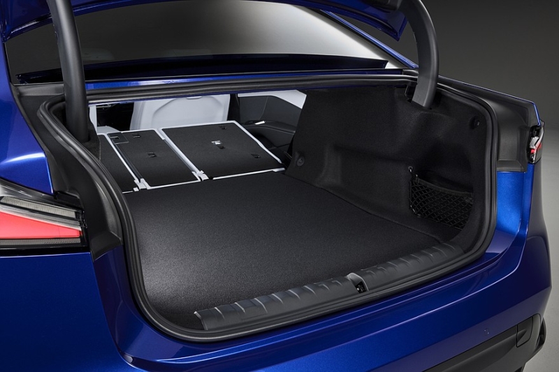 Рассекречен седан BMW i3: новый фирменный стиль, 469-сильная установка и запас хода в 900 км