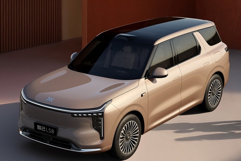 SAIC подхватил моду на «клонирование» флагманов: представлен кроссовер IM LS8