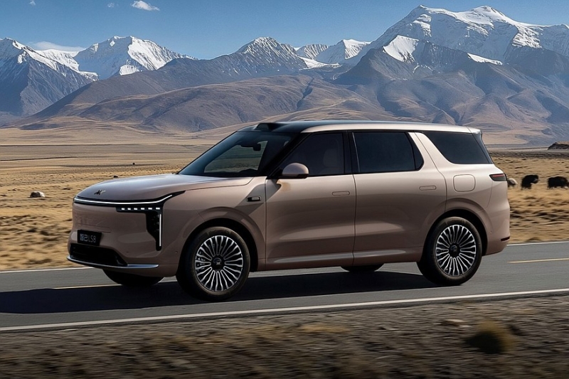 SAIC подхватил моду на «клонирование» флагманов: представлен кроссовер IM LS8