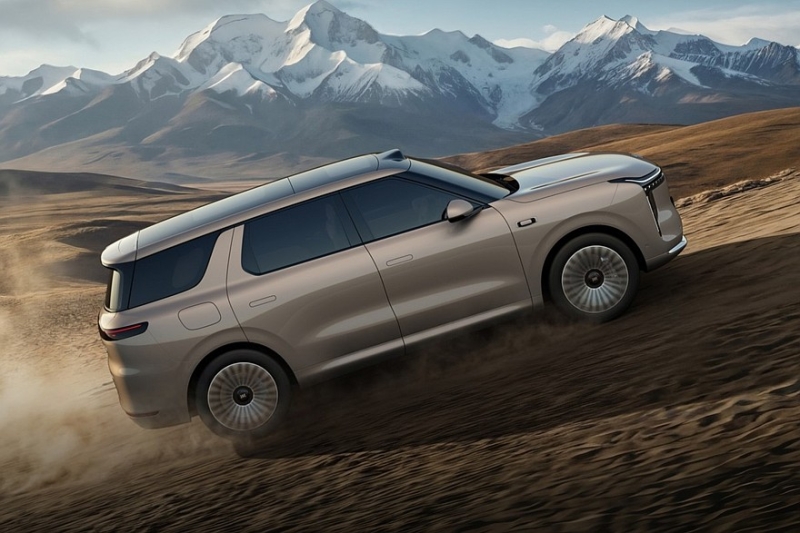 SAIC подхватил моду на «клонирование» флагманов: представлен кроссовер IM LS8