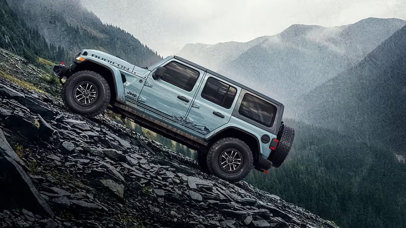 Салон спецверсий Jeep Wrangler и Gladiator Rockslide одели в джинсы