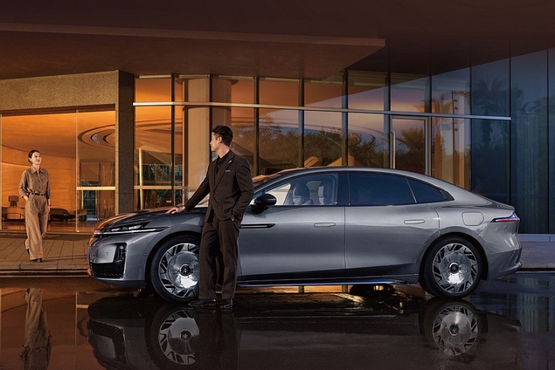 Седан Hyptec A800 от GAC выходит на рынок: необычное решение в салоне, полный привод и скидки