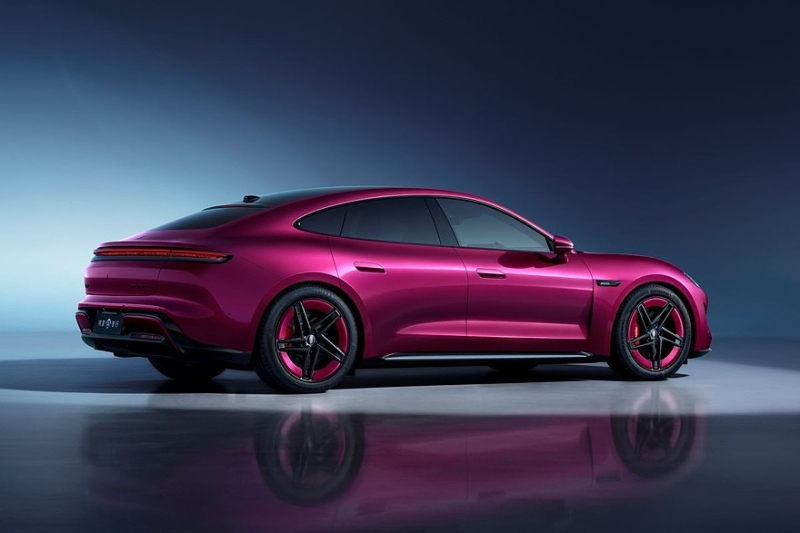 Семейство Shangjie Z7 от SAIC и Huawei: седан и универсал в стиле Porsche