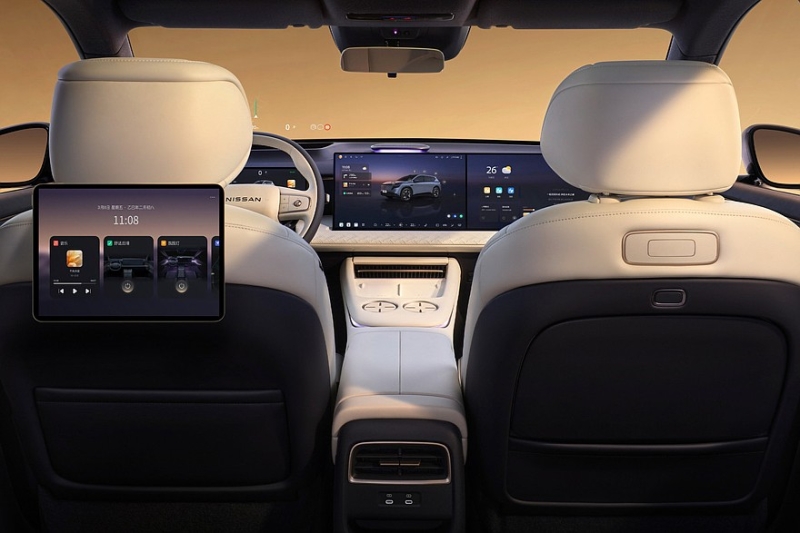 Старт продаж Nissan NX8 уже близко: показан интерьер