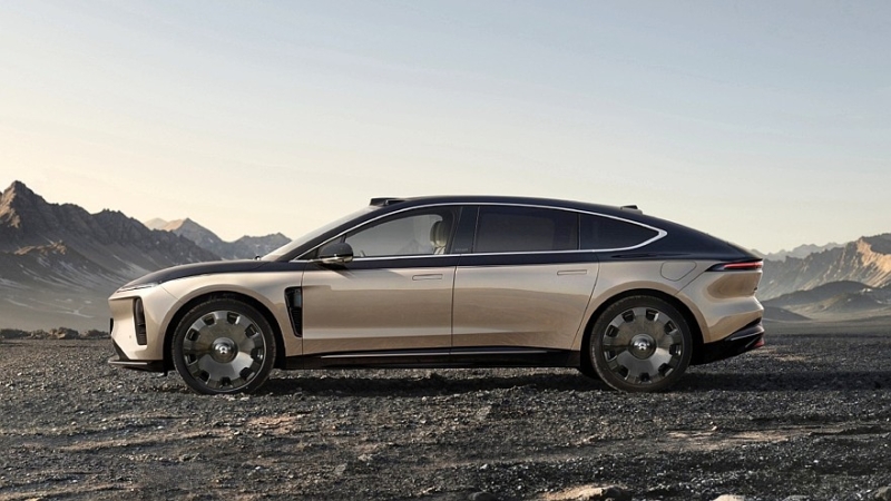 Замахнувшийся на Mercedes-Maybach седан Nio ET9 стал ещё роскошнее