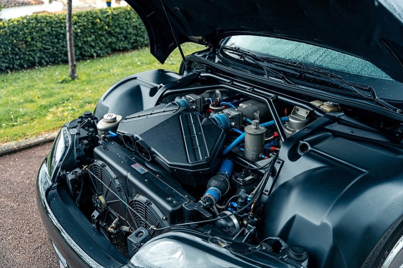 Автолегенда 1990-х: один из трёх выпущенных седанов Bugatti EB112 продадут на аукционе