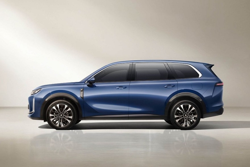 Большой кроссовер Baojun Huajing S от GM и SAIC: электроника Huawei и полный привод