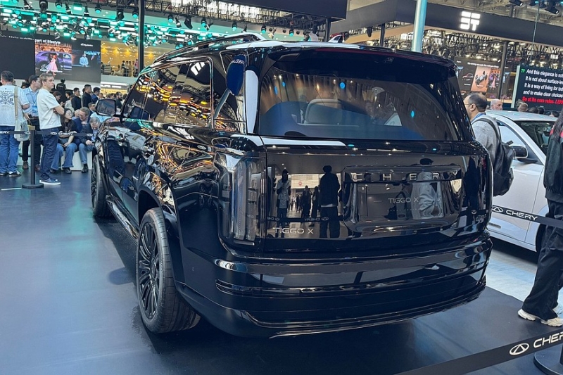 Будущие флагманы Chery: брутальный кроссовер Tiggo X и седан Arrizo X