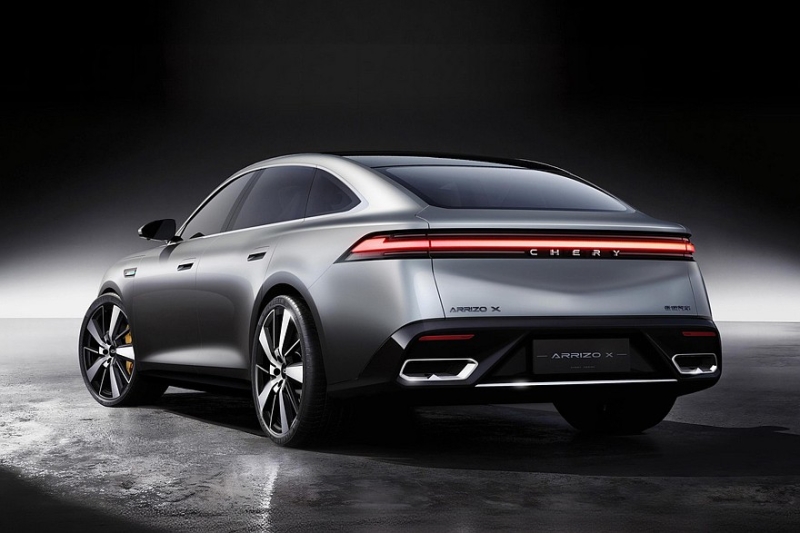 Будущие флагманы Chery: брутальный кроссовер Tiggo X и седан Arrizo X