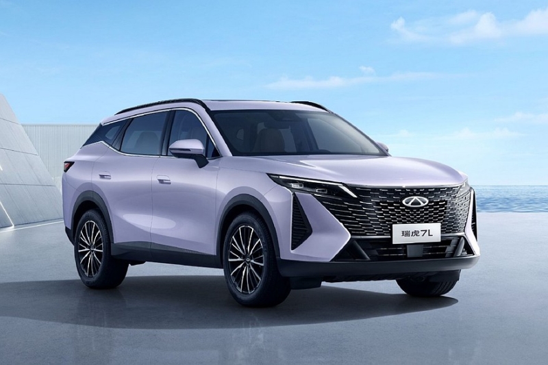 Chery Tiggo 7: рестайлинг самого доступного кроссовера и новая версия на базе Omoda C7