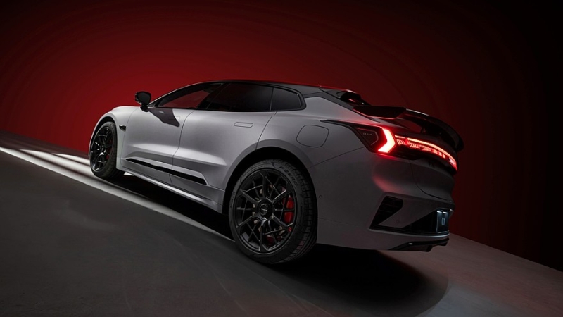 Детский возраст и большие достижения: представлен Zeekr 001 5th Anniversary Edition