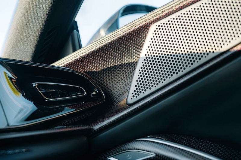 Ferrari Purosangue Handling Speciale: доработанное шасси и более яркий звук V12