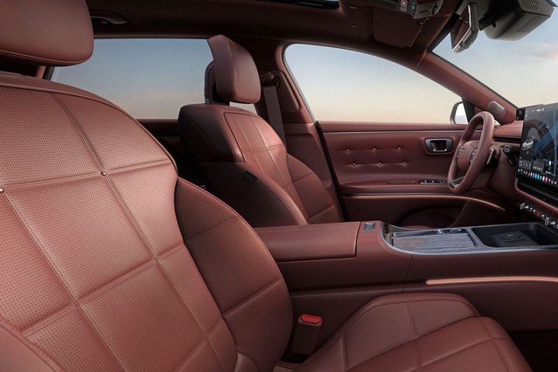 Флагманский седан Hyundai Grandeur получил новый салон после рестайлинга