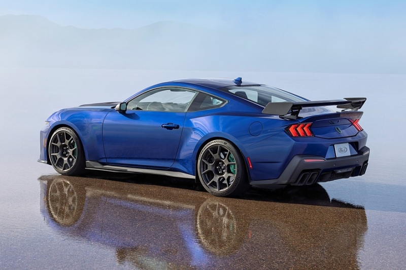 Ford Mustang Dark Horse SC готов к выходу на рынок: объявлены мощность и цена
