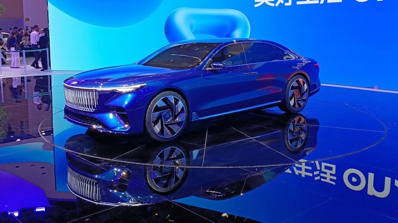 Geely показала концепт, демонстрирующий развитие дизайна семейства Galaxy