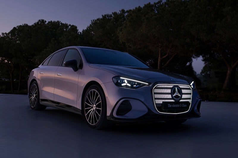 Как будто играет одна и та же пластинка: представлен Mercedes-Benz C-Class electric