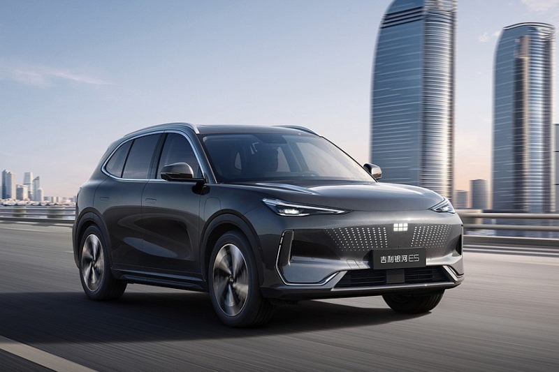 Кроссовер Geely Galaxy Starship 7, который доступен и в России: анонсирована новая версия