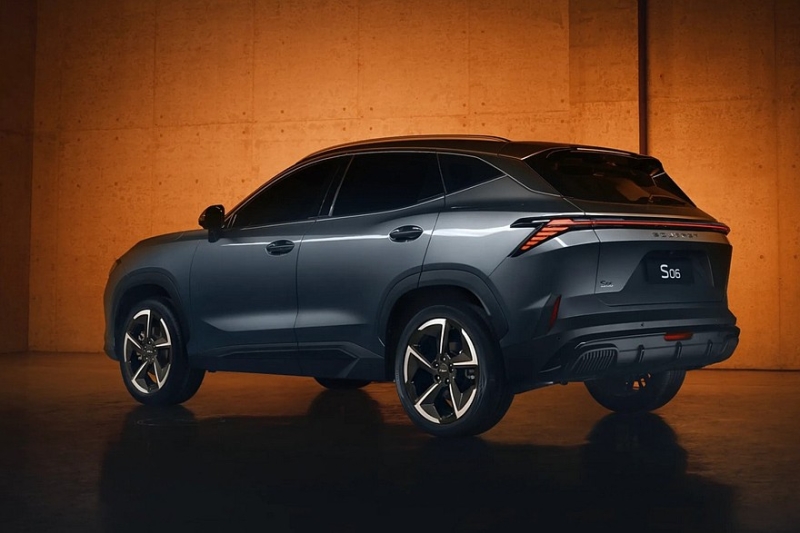 Кроссовер Soueast S06 стартует в России: есть полный привод