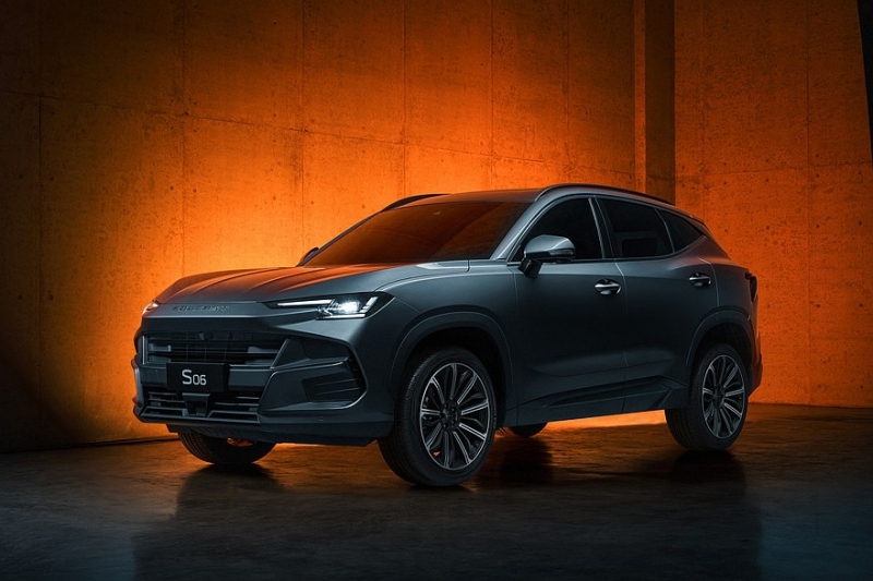 Кроссовер Soueast S06 стартует в России: есть полный привод