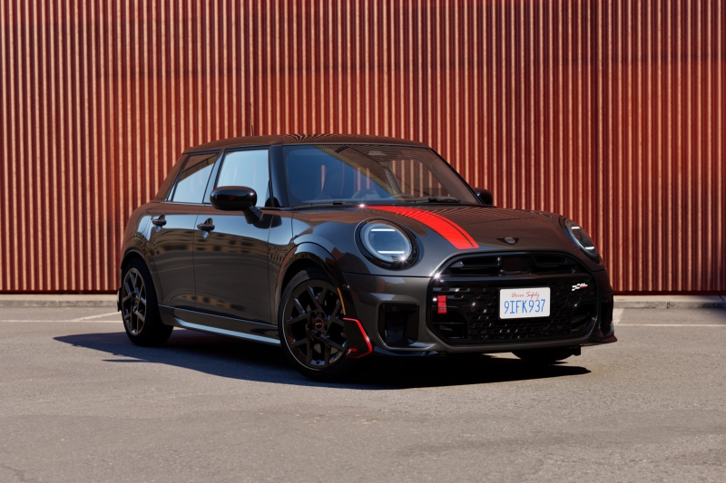 Mini Cooper S обзавёлся особенной версией Red Line Edition